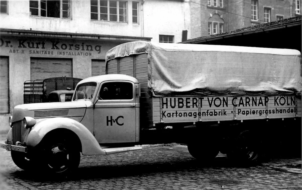 Historischer HvC-Lieferwagen der Kartonagenfabrik